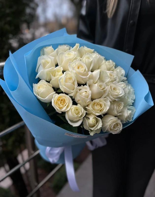 Біла троянда Аваланч Преміум 33 шт 70 см